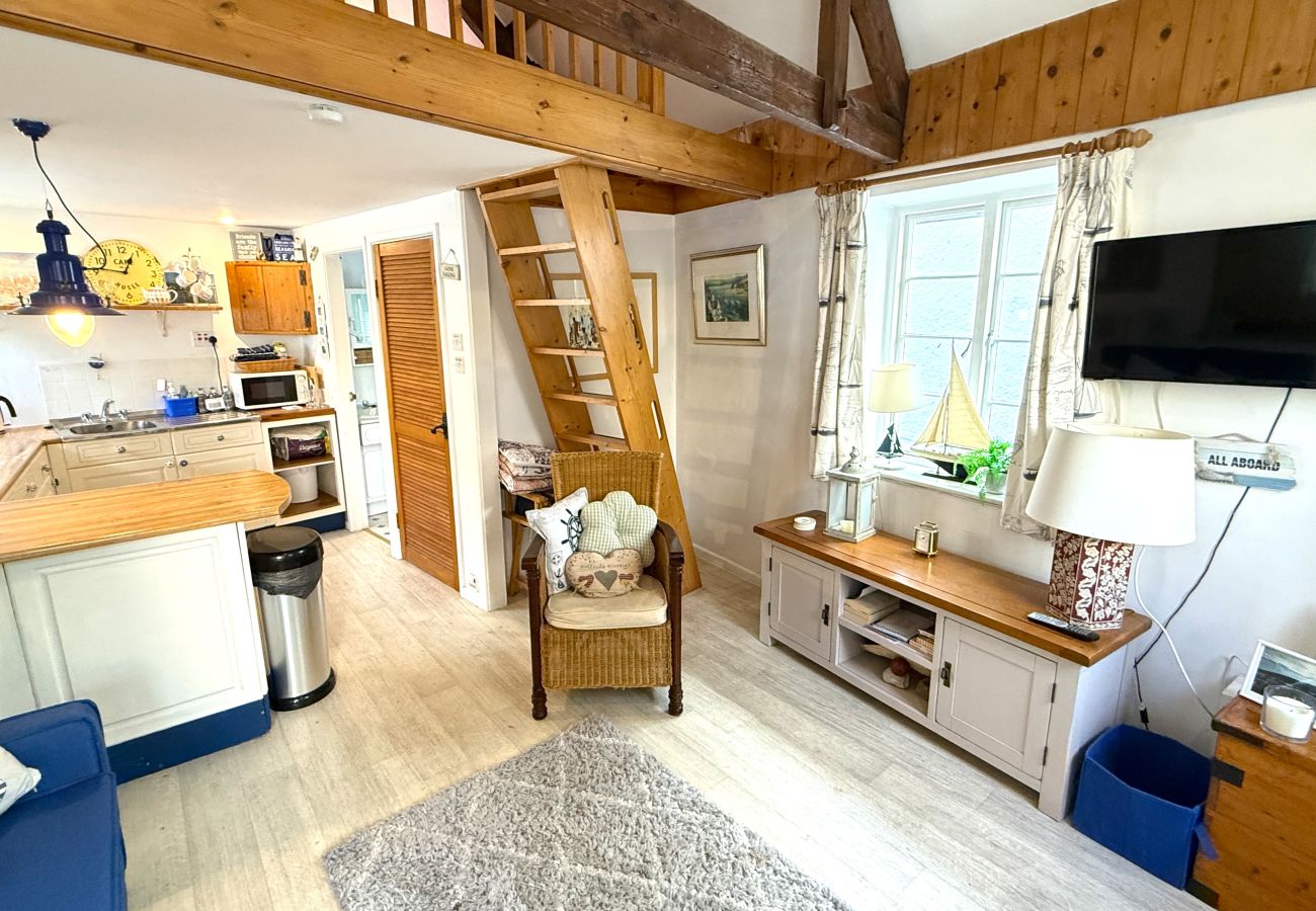 The Cabin - Hidden Retreat in the Heart of Salcombe