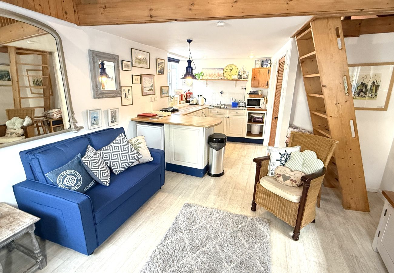 The Cabin - Hidden Retreat in the Heart of Salcombe