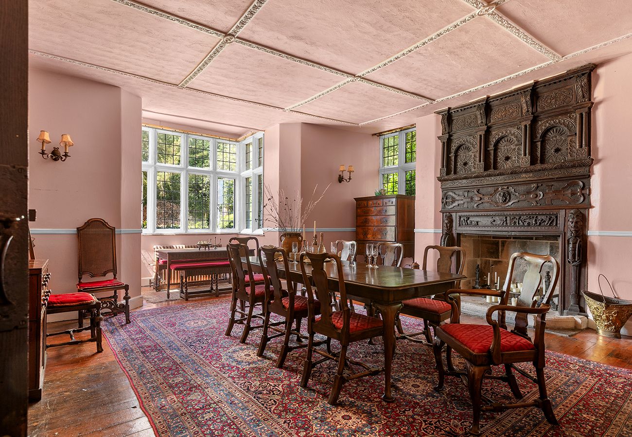 Country house in Etchingham - Haremere Hall - A Jacobean Estate of Grandeur
