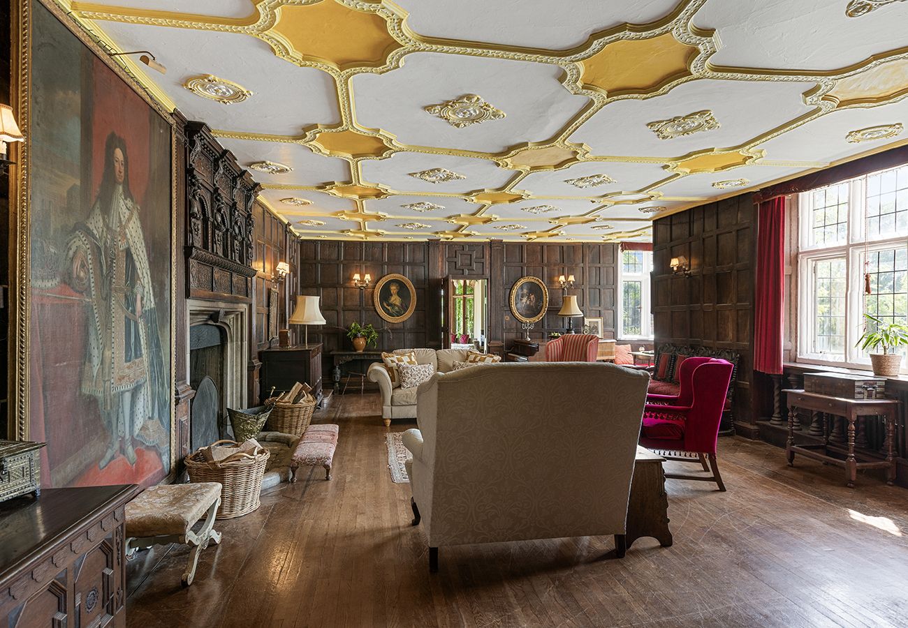 Country house in Etchingham - Haremere Hall - A Jacobean Estate of Grandeur