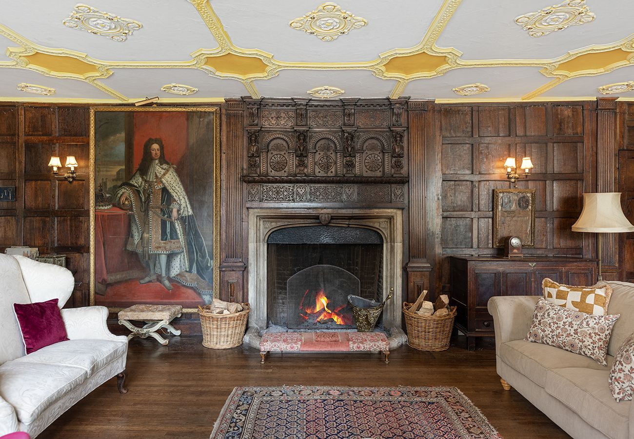 Country house in Etchingham - Haremere Hall - A Jacobean Estate of Grandeur
