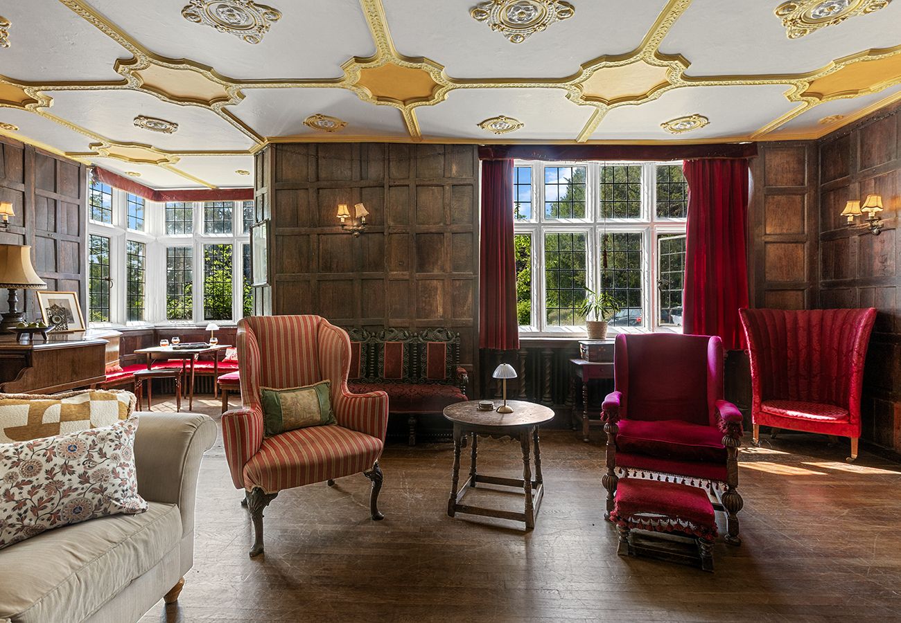 Country house in Etchingham - Haremere Hall - A Jacobean Estate of Grandeur