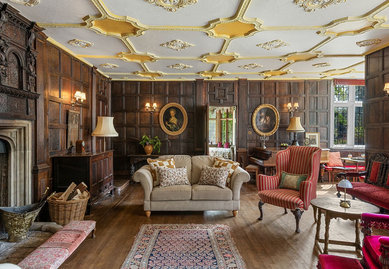 Country house in Etchingham - Haremere Hall - A Jacobean Estate of Grandeur