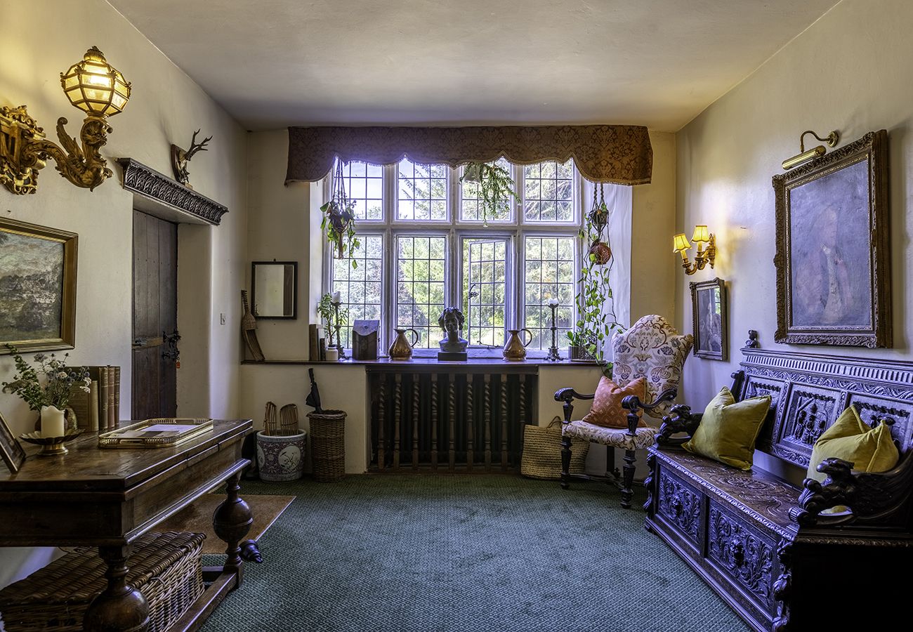 Country house in Etchingham - Haremere Hall - A Jacobean Estate of Grandeur