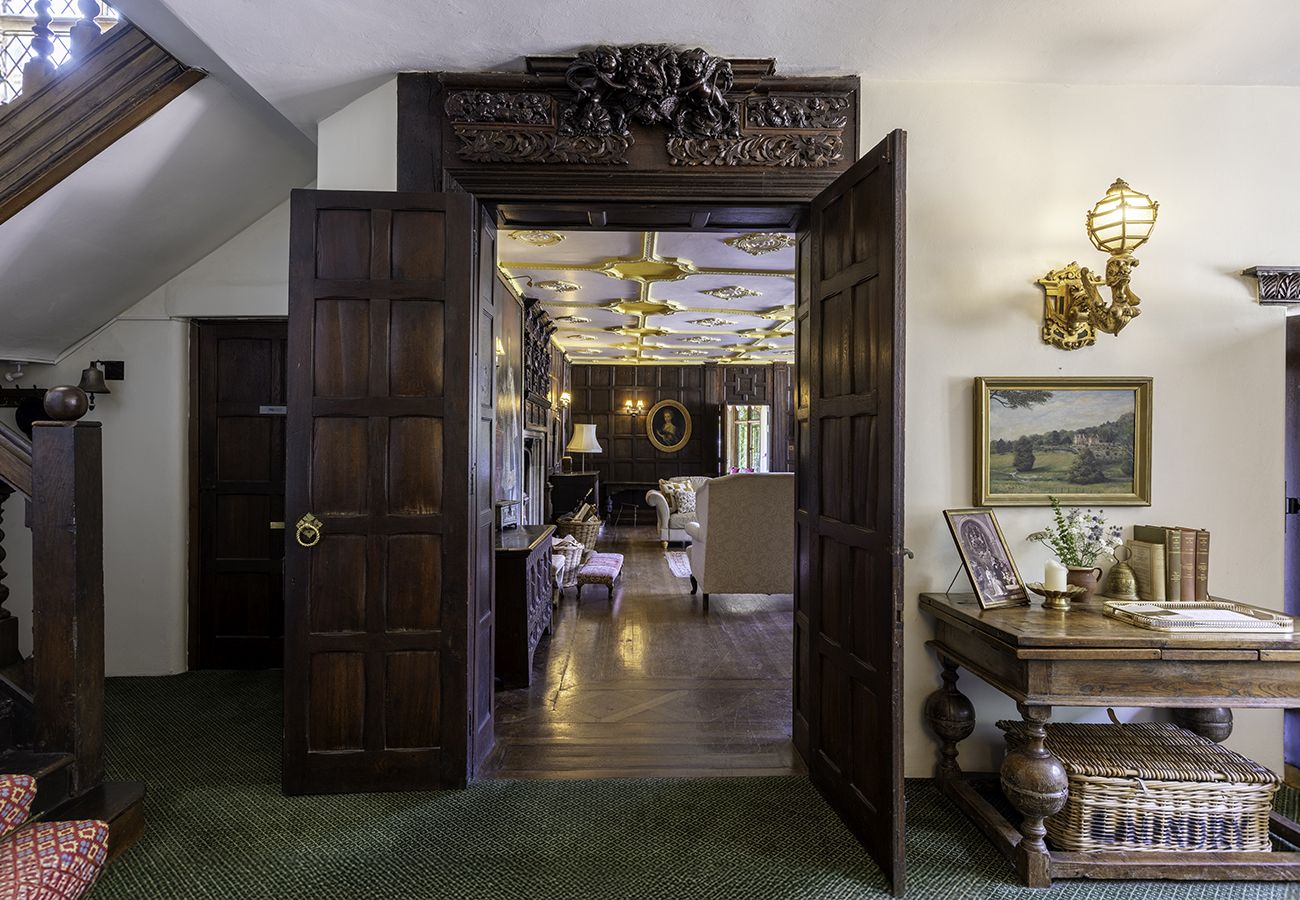 Country house in Etchingham - Haremere Hall - A Jacobean Estate of Grandeur