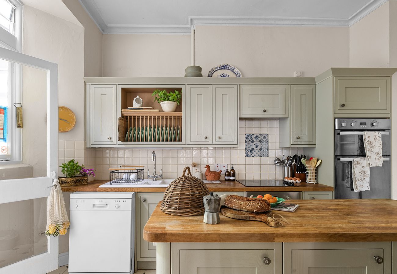 Country house in Etchingham - Haremere Hall - A Jacobean Estate of Grandeur