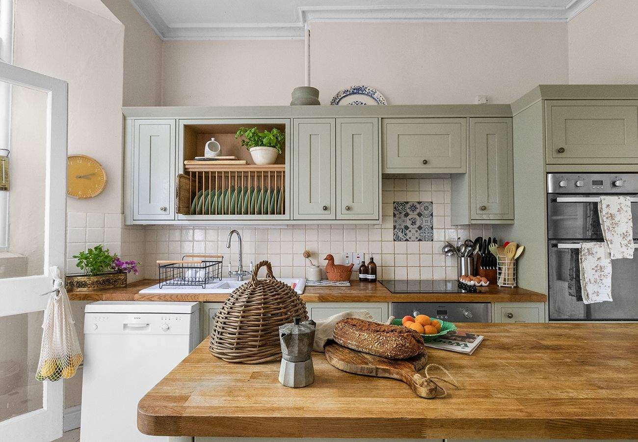 Country house in Etchingham - Haremere Hall - A Jacobean Estate of Grandeur