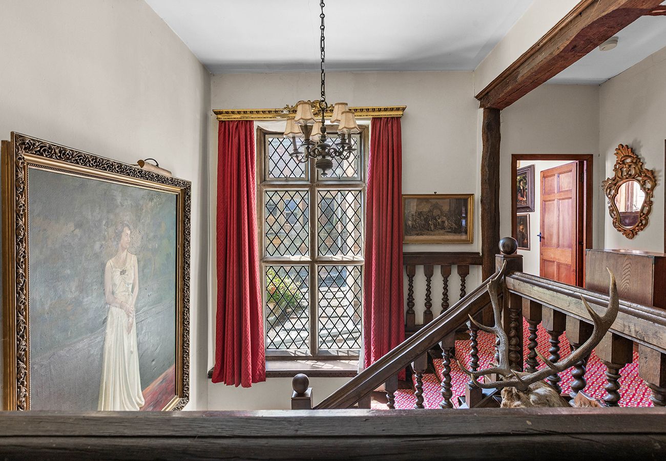 Country house in Etchingham - Haremere Hall - A Jacobean Estate of Grandeur