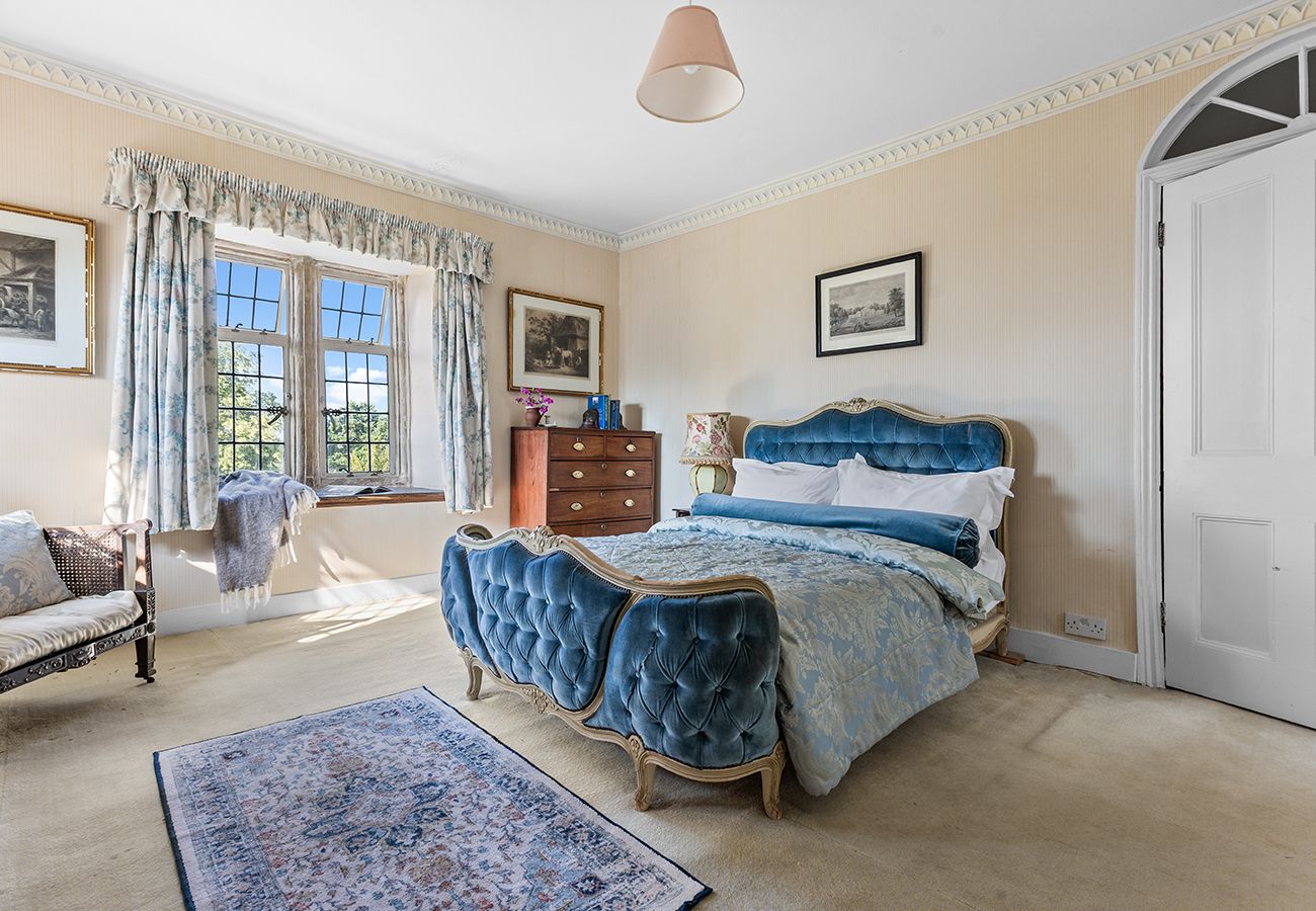 Country house in Etchingham - Haremere Hall - A Jacobean Estate of Grandeur