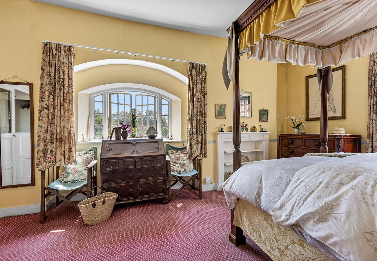 Country house in Etchingham - Haremere Hall - A Jacobean Estate of Grandeur