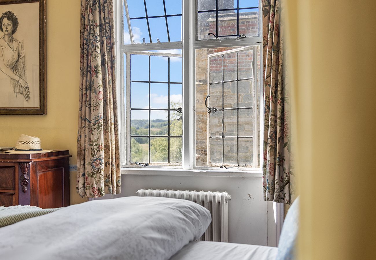 Country house in Etchingham - Haremere Hall - A Jacobean Estate of Grandeur
