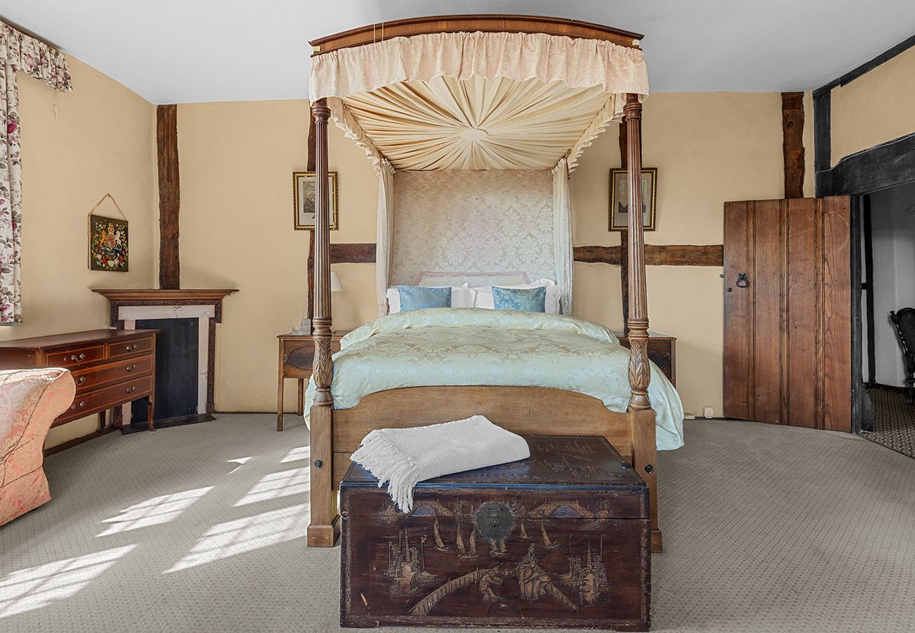 Country house in Etchingham - Haremere Hall - A Jacobean Estate of Grandeur