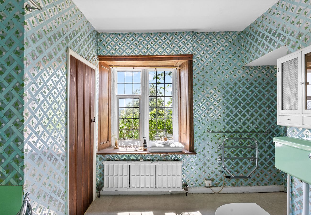 Country house in Etchingham - Haremere Hall - A Jacobean Estate of Grandeur