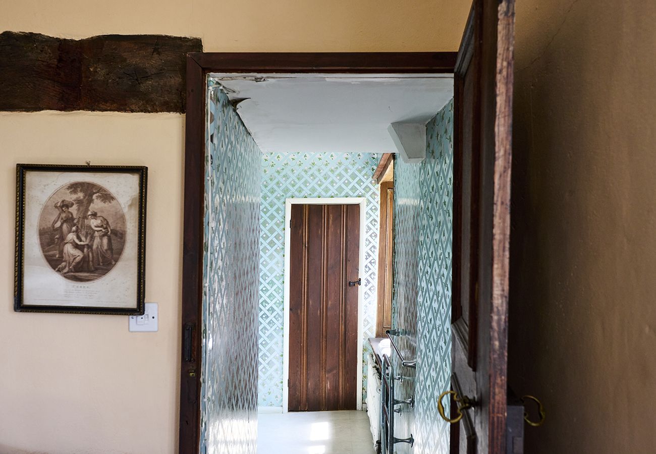 Country house in Etchingham - Haremere Hall - A Jacobean Estate of Grandeur