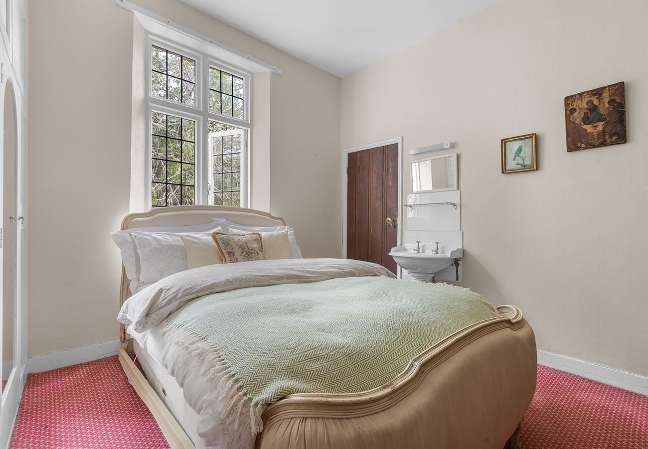 Country house in Etchingham - Haremere Hall - A Jacobean Estate of Grandeur