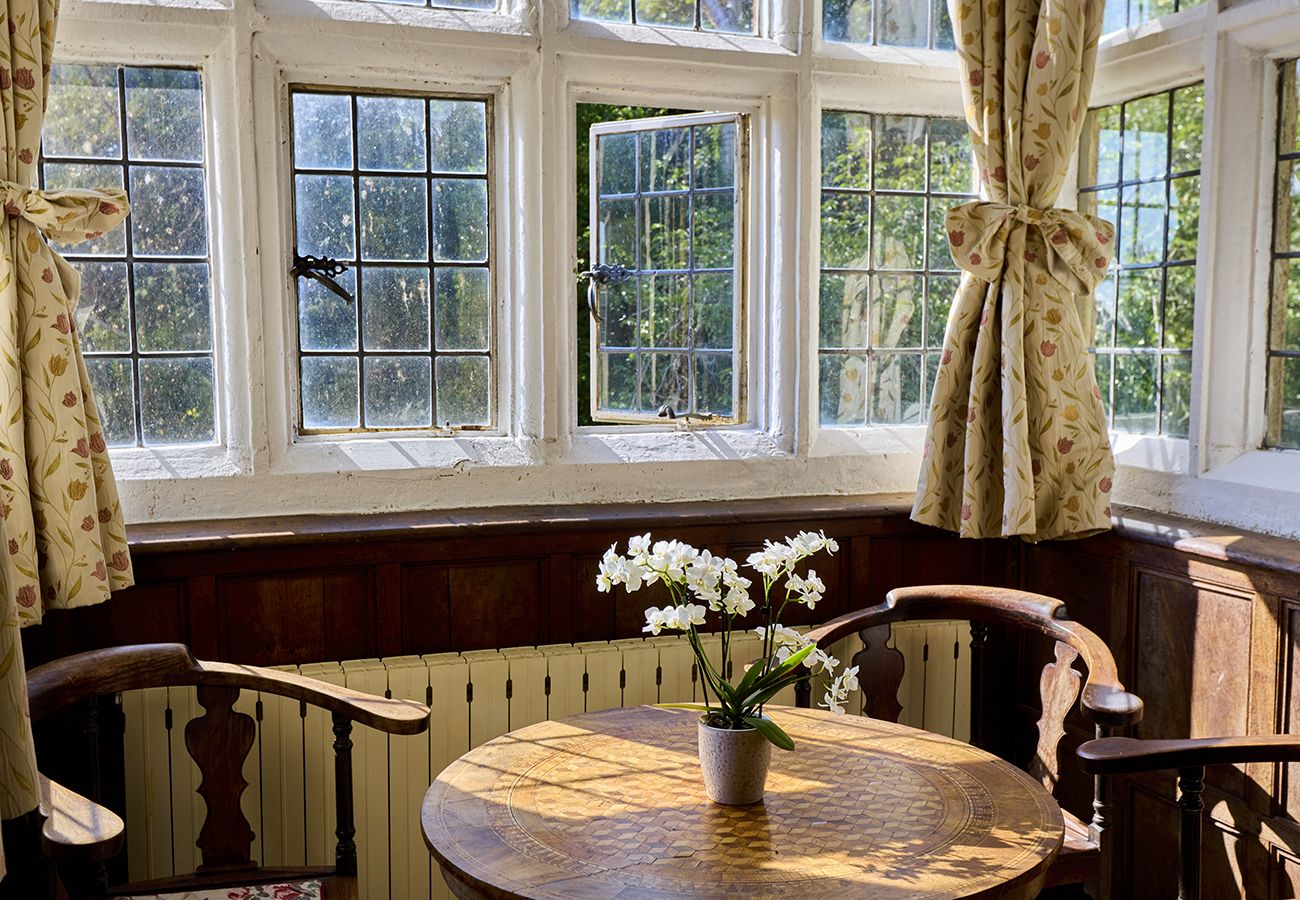 Country house in Etchingham - Haremere Hall - A Jacobean Estate of Grandeur