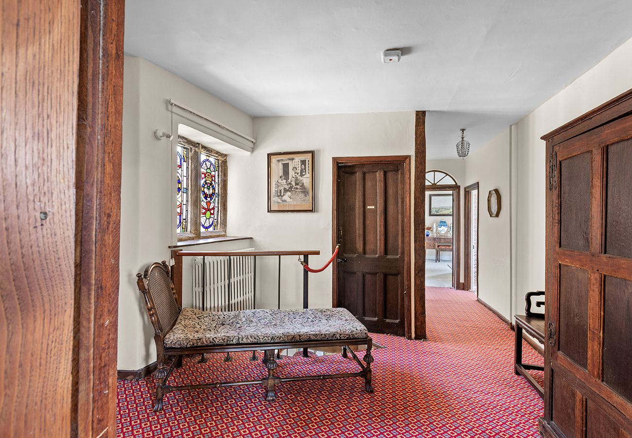 Country house in Etchingham - Haremere Hall - A Jacobean Estate of Grandeur
