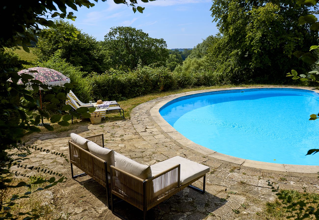 Country house in Etchingham - Haremere Hall - A Jacobean Estate of Grandeur