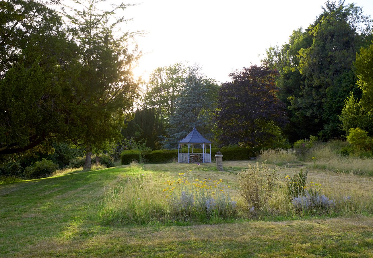Country house in Etchingham - Haremere Hall - A Jacobean Estate of Grandeur