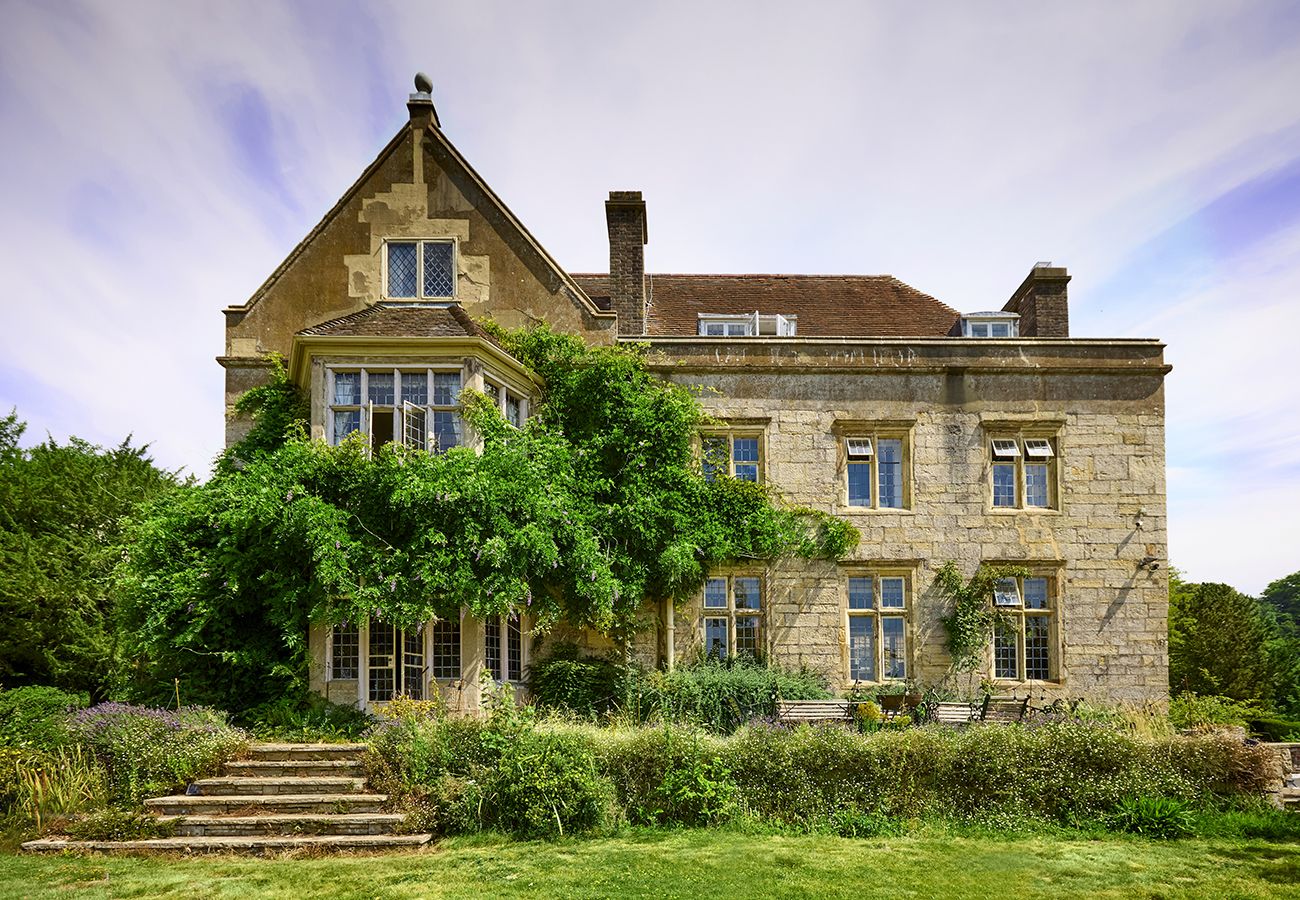 Country house in Etchingham - Haremere Hall - A Jacobean Estate of Grandeur