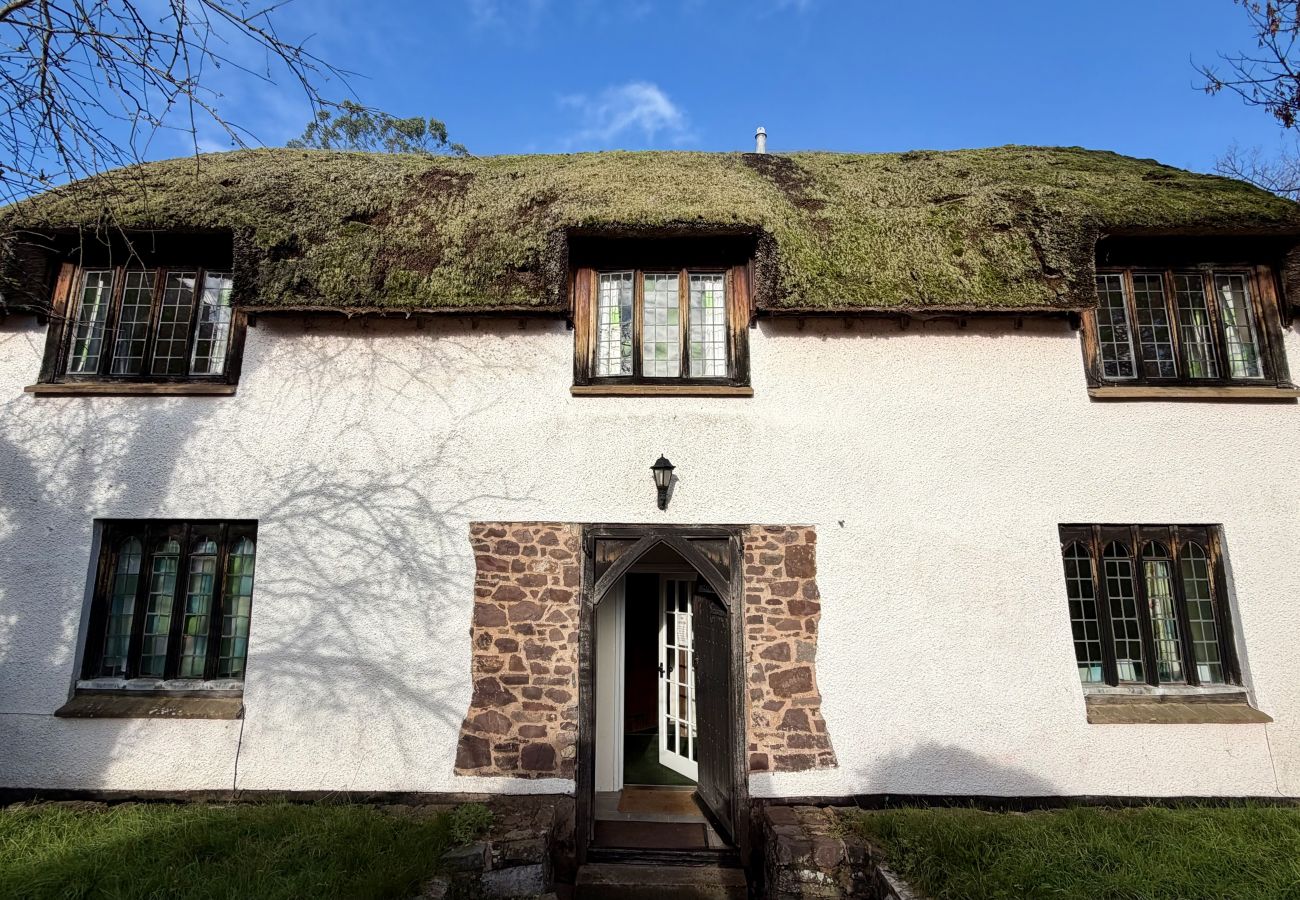 Country house in Bickleigh - Bickleigh Castle - A Majestic Devon Estate for Exclusive Gatherings