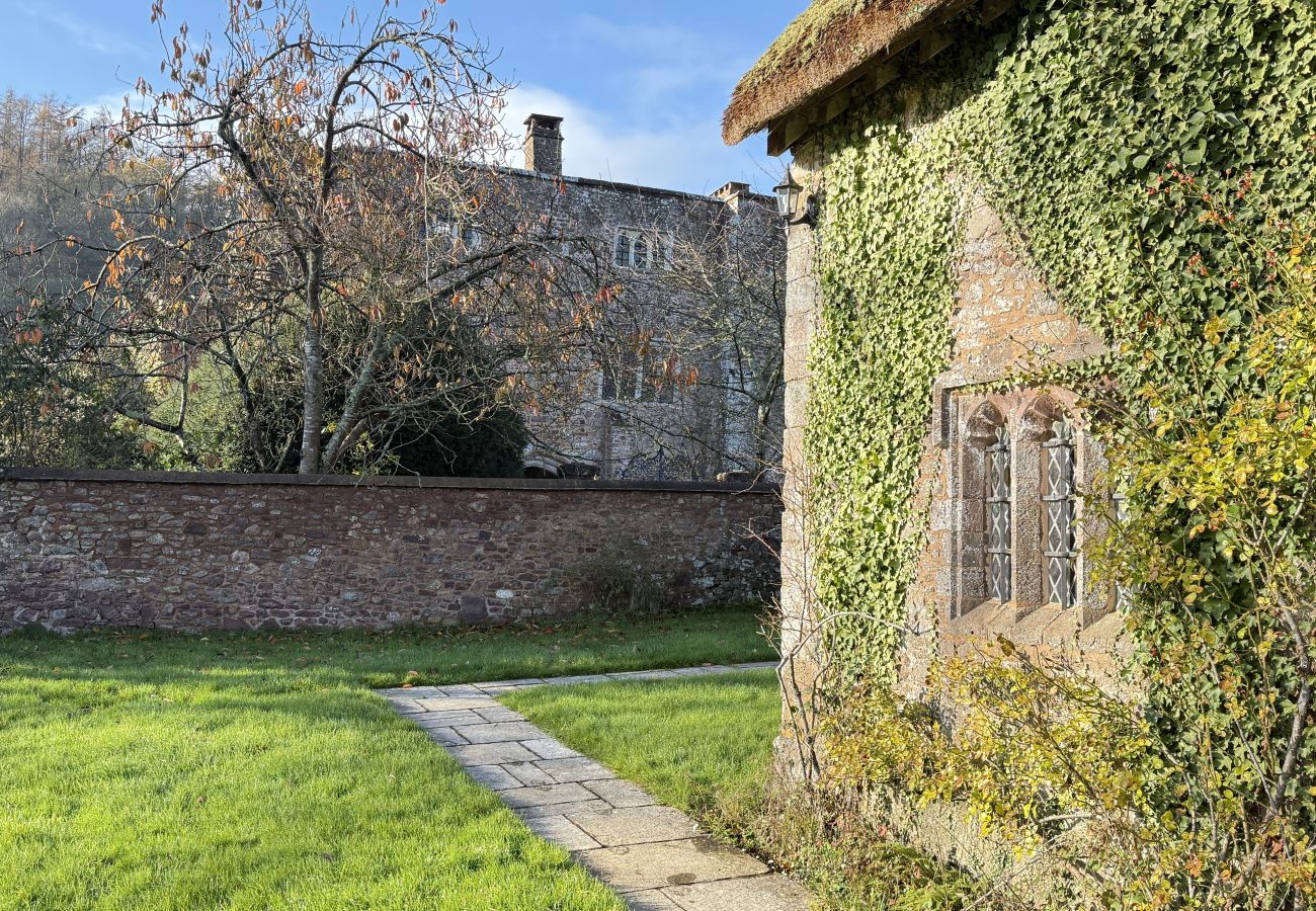 Country house in Bickleigh - Bickleigh Castle - A Majestic Devon Estate for Exclusive Gatherings