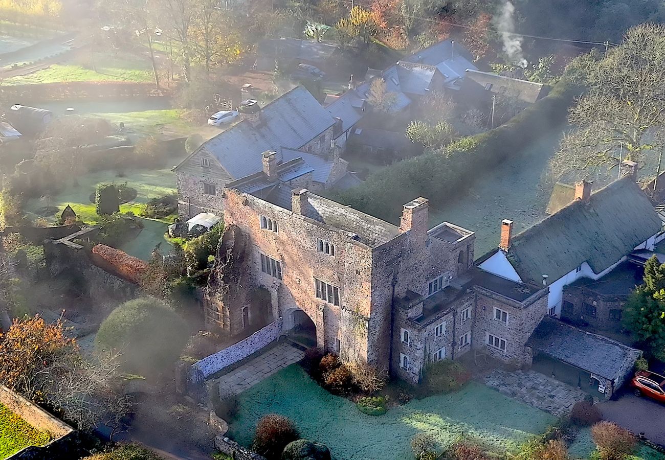 Country house in Bickleigh - Bickleigh Castle - A Majestic Devon Estate for Exclusive Gatherings