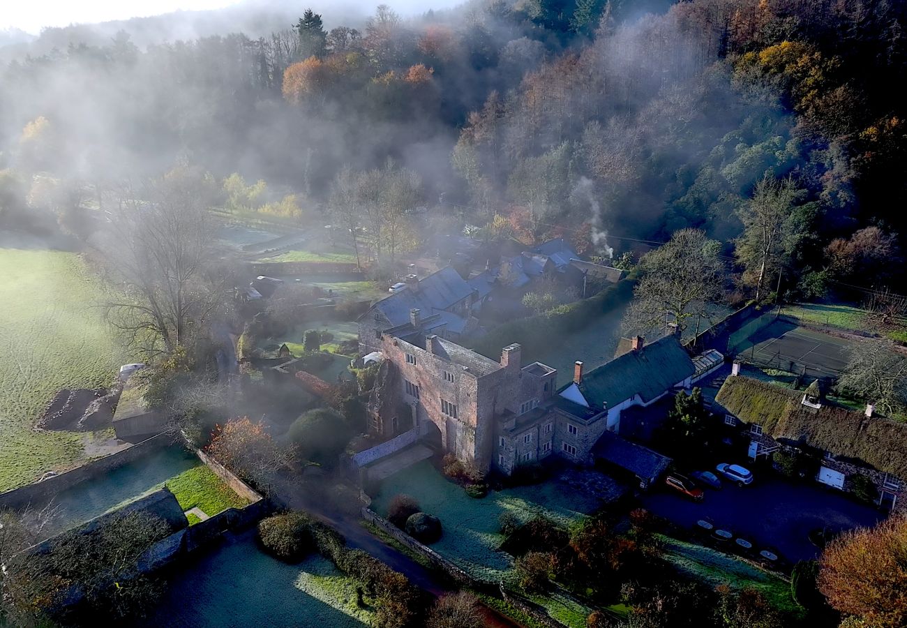 Country house in Bickleigh - Bickleigh Castle - A Majestic Devon Estate for Exclusive Gatherings