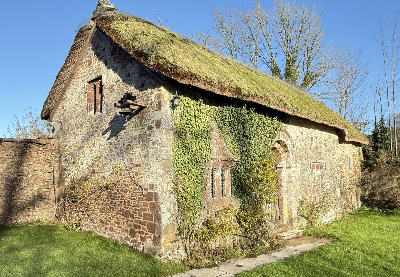 Country house in Bickleigh - Bickleigh Castle - A Majestic Devon Estate for Exclusive Gatherings