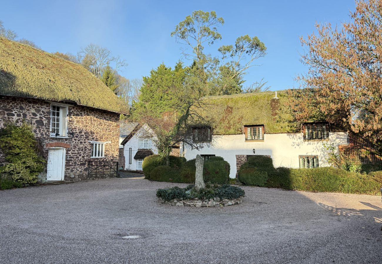 Country house in Bickleigh - Bickleigh Castle - A Majestic Devon Estate for Exclusive Gatherings