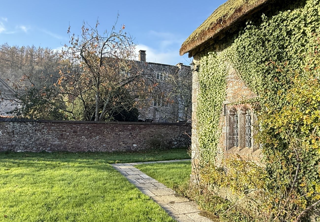 Country house in Bickleigh - Bickleigh Castle - A Majestic Devon Estate for Exclusive Gatherings