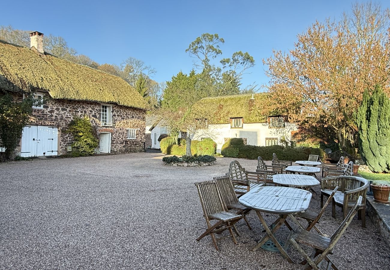 Country house in Bickleigh - Bickleigh Castle - A Majestic Devon Estate for Exclusive Gatherings