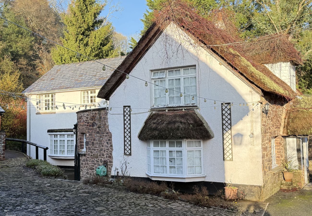 Country house in Bickleigh - Bickleigh Castle - A Majestic Devon Estate for Exclusive Gatherings