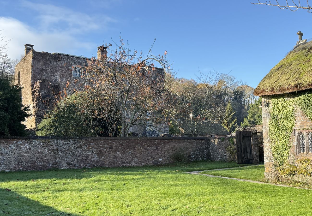 Country house in Bickleigh - Bickleigh Castle - A Majestic Devon Estate for Exclusive Gatherings
