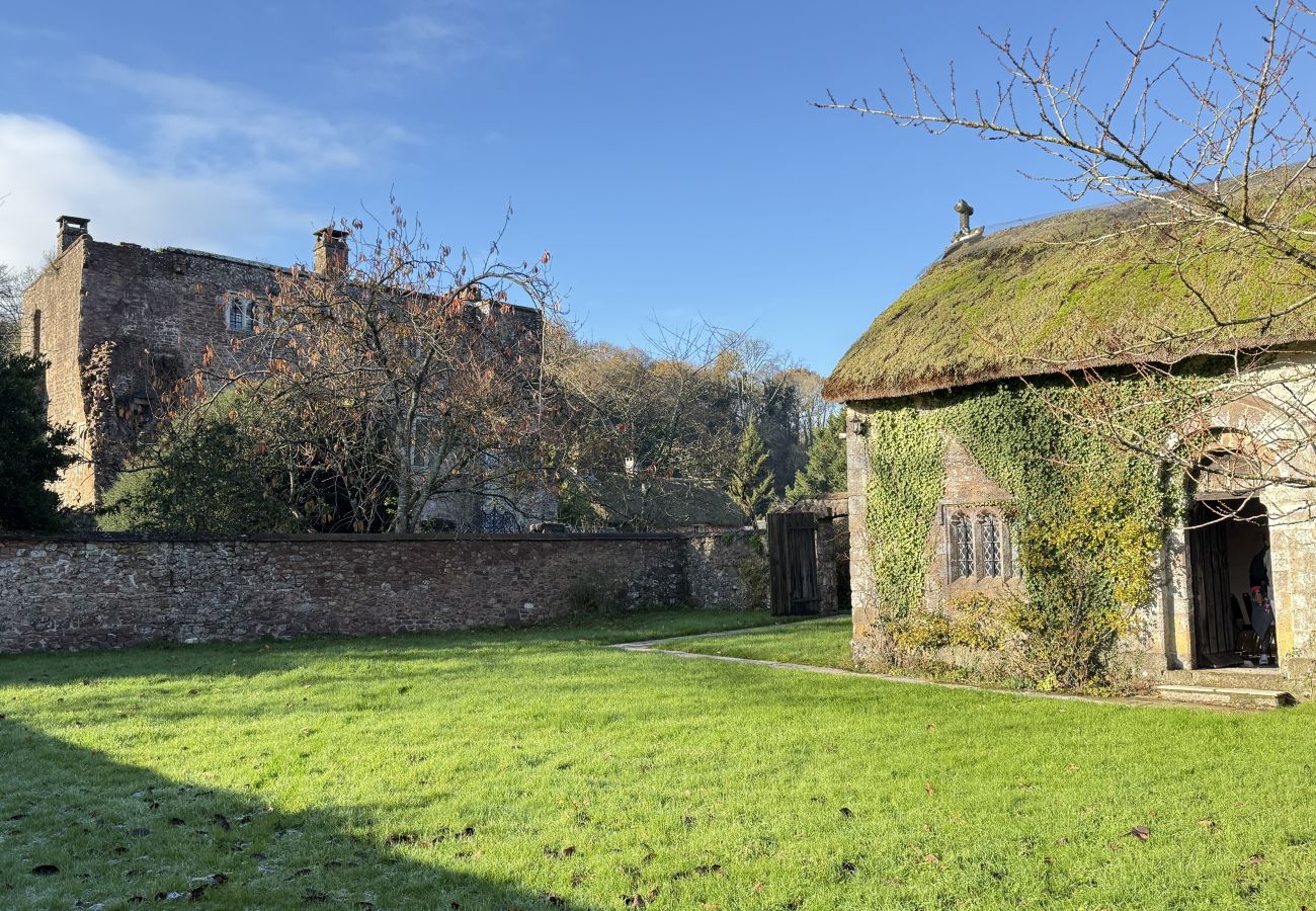 Country house in Bickleigh - Bickleigh Castle - A Majestic Devon Estate for Exclusive Gatherings