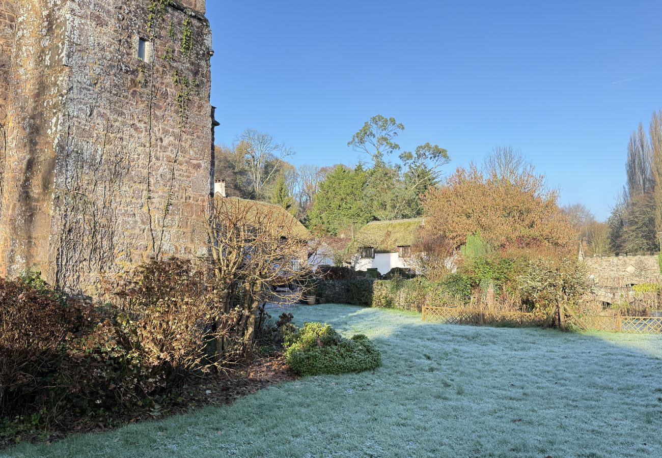 Country house in Bickleigh - Bickleigh Castle - A Majestic Devon Estate for Exclusive Gatherings