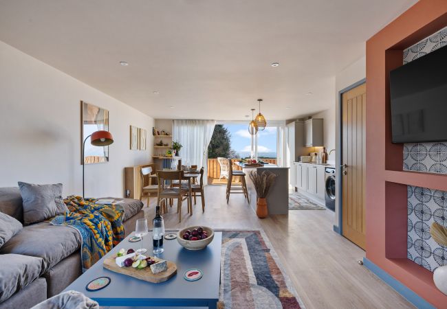 Terraced House in Brixham - The Lookout - Coastal Calm with Panoramic Sea Views