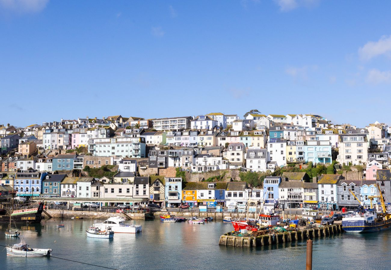 Terraced House in Brixham - The Lookout - Coastal Calm with Panoramic Sea Views