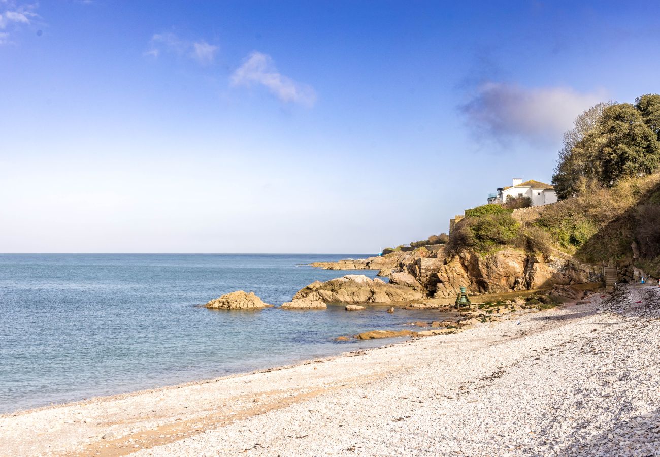 Terraced House in Brixham - The Lookout - Coastal Calm with Panoramic Sea Views