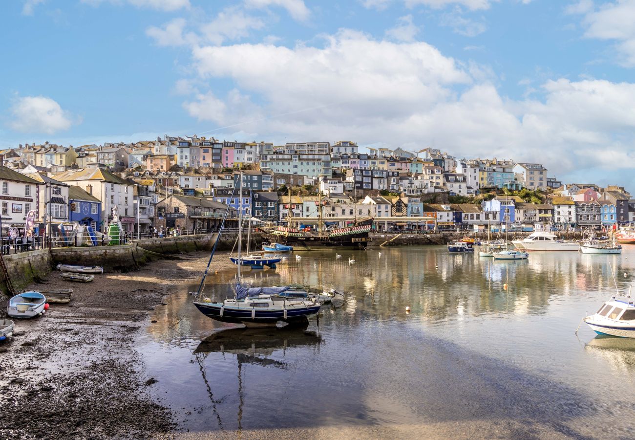Terraced House in Brixham - The Lookout - Coastal Calm with Panoramic Sea Views