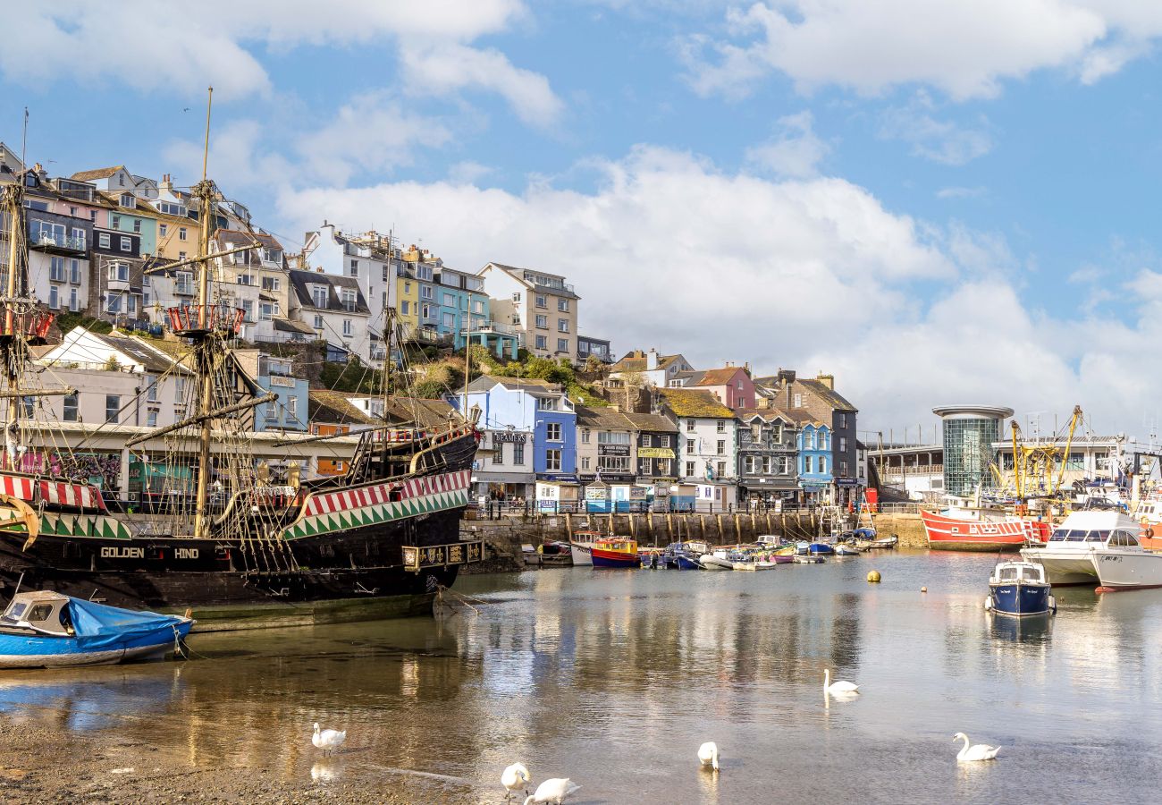 Terraced House in Brixham - The Lookout - Coastal Calm with Panoramic Sea Views