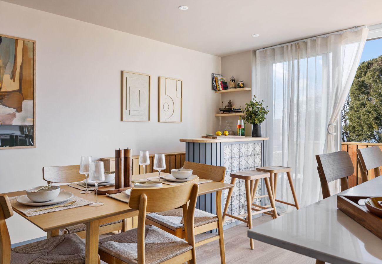 Terraced House in Brixham - The Lookout - Coastal Calm with Panoramic Sea Views