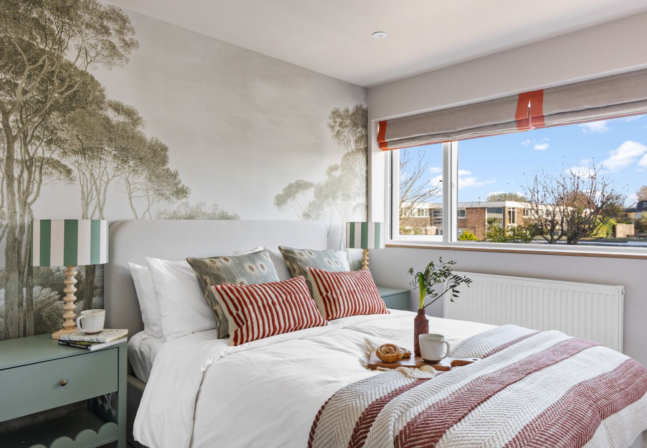 Terraced House in Brixham - The Lookout - Coastal Calm with Panoramic Sea Views