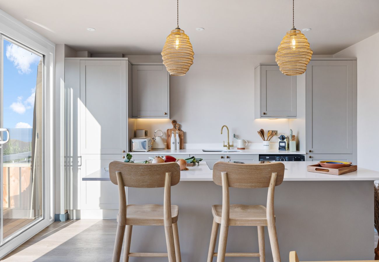 Terraced House in Brixham - The Lookout - Coastal Calm with Panoramic Sea Views