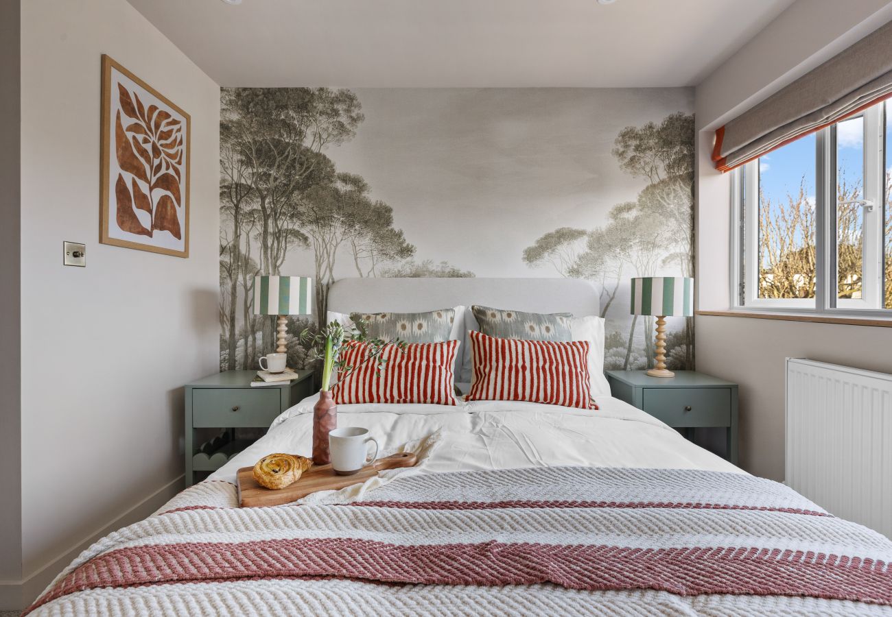 Terraced House in Brixham - The Lookout - Coastal Calm with Panoramic Sea Views