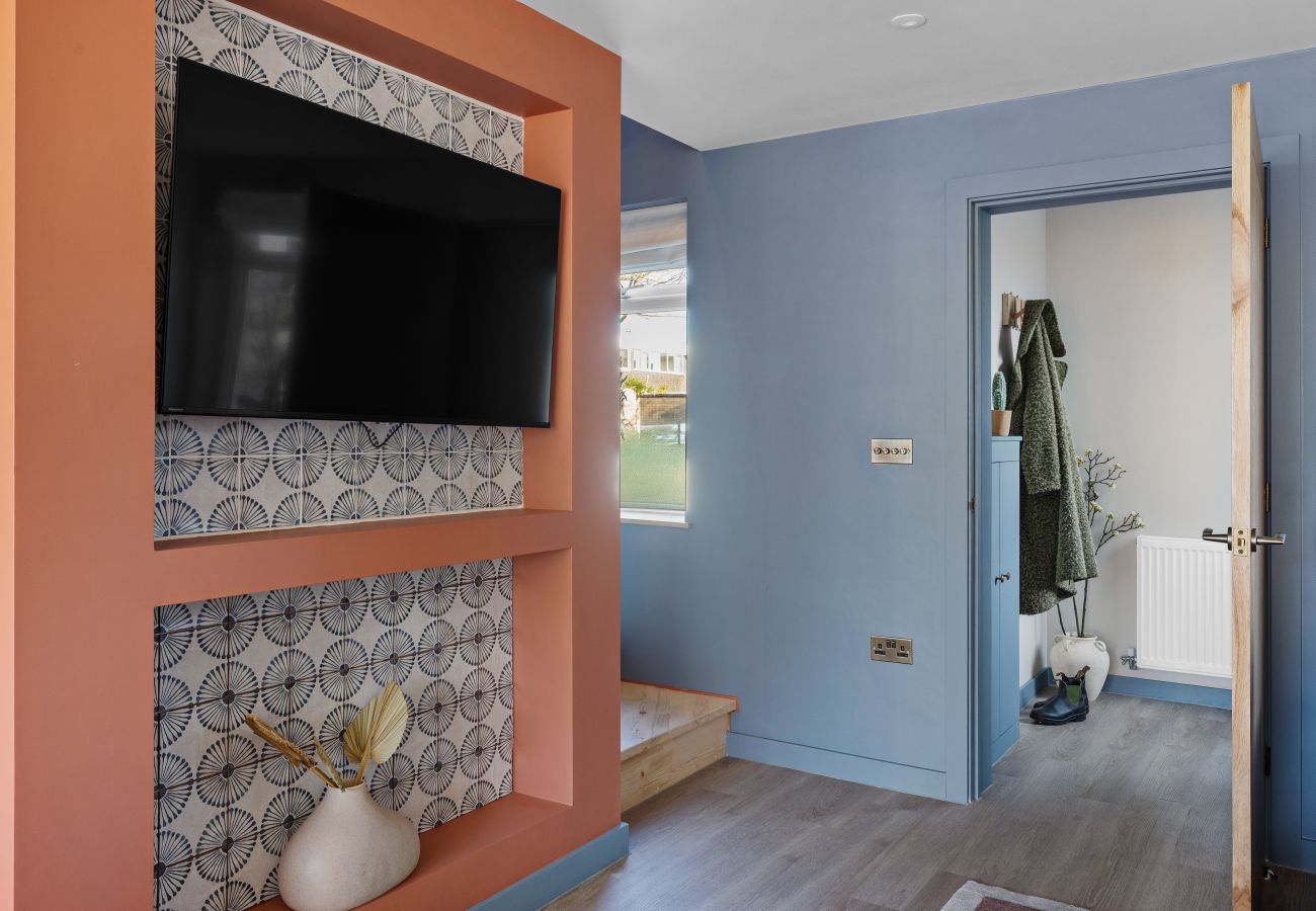 Terraced House in Brixham - The Lookout - Coastal Calm with Panoramic Sea Views