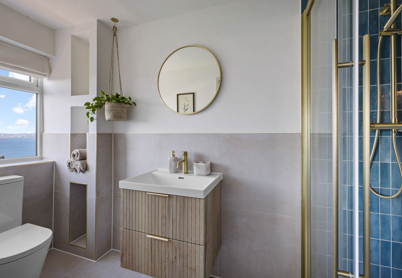 Terraced House in Brixham - The Lookout - Coastal Calm with Panoramic Sea Views