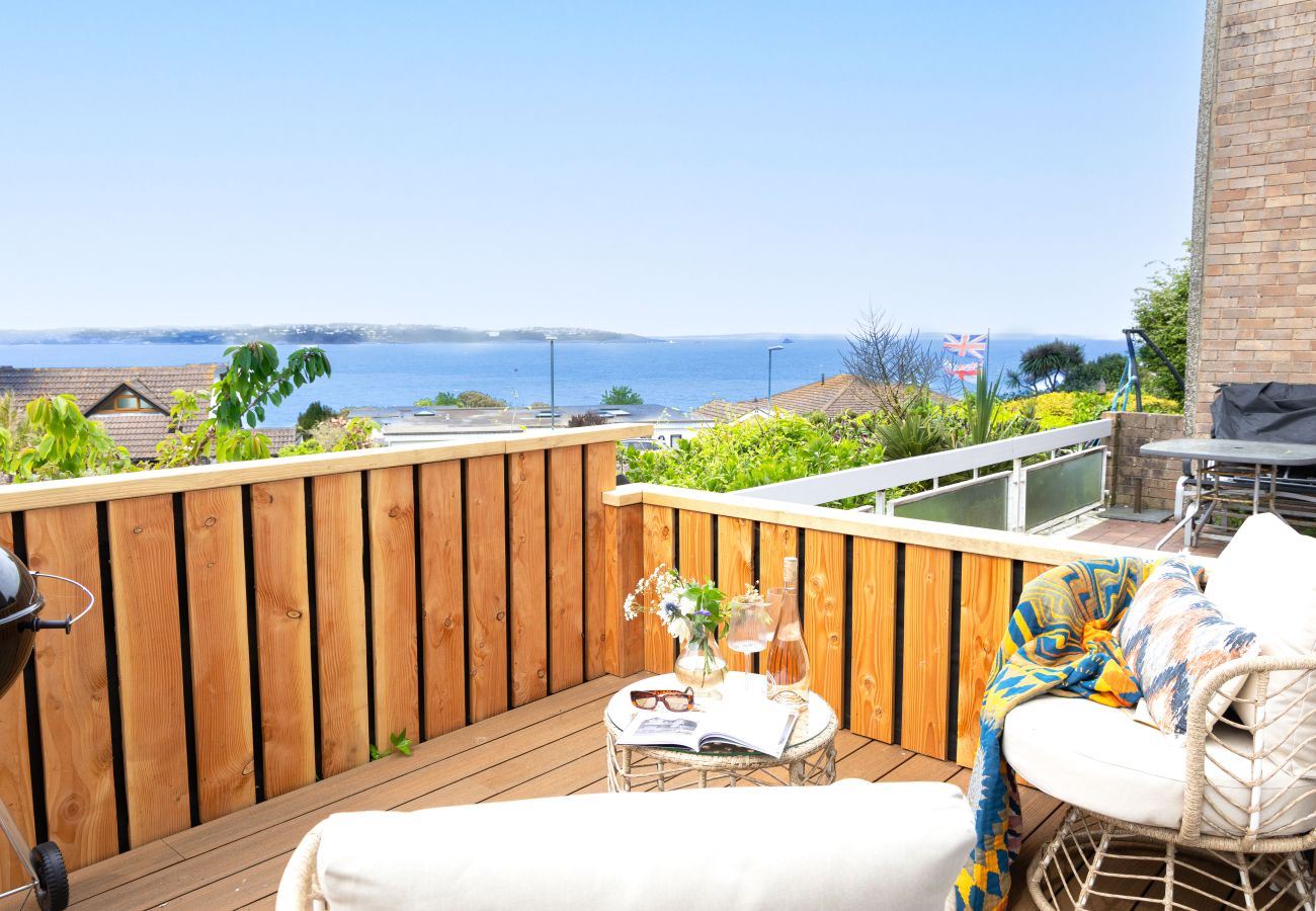 Terraced House in Brixham - The Lookout - Coastal Calm with Panoramic Sea Views