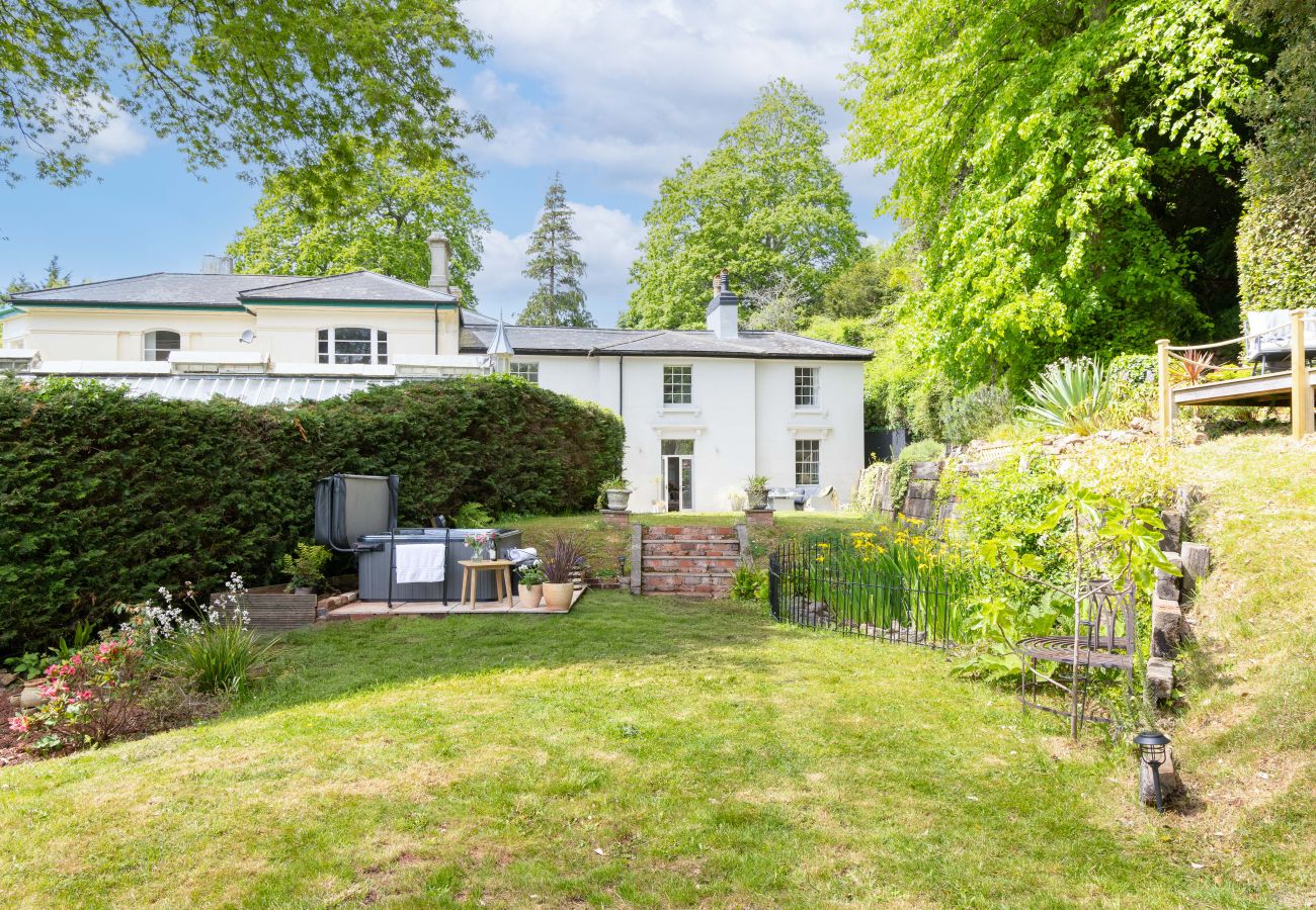 House in Torquay - Lantern House - Historic Coastal Retreat with Hot tub, Sea Views & Garden