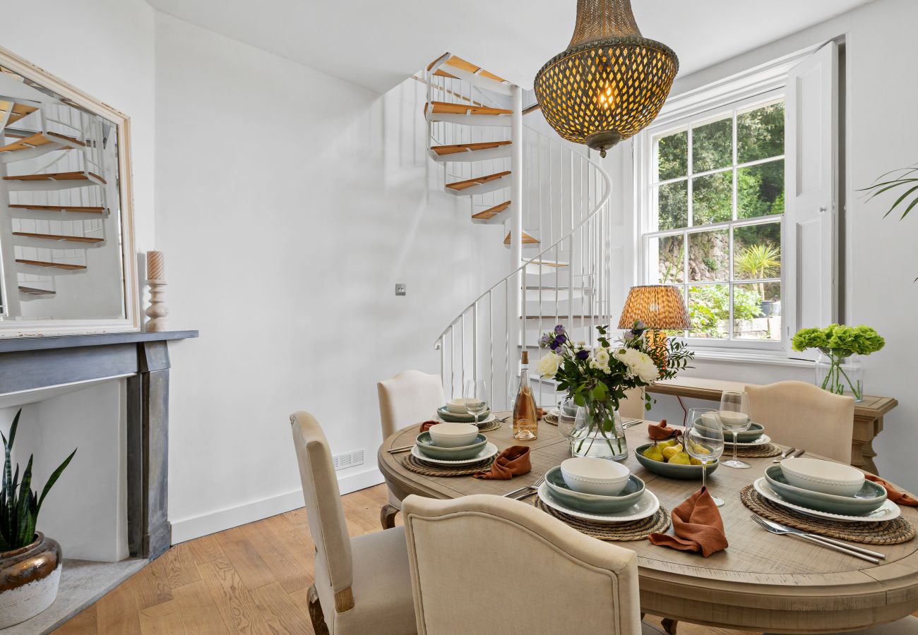 House in Torquay - Lantern House - Historic Coastal Retreat with Hot tub, Sea Views & Garden